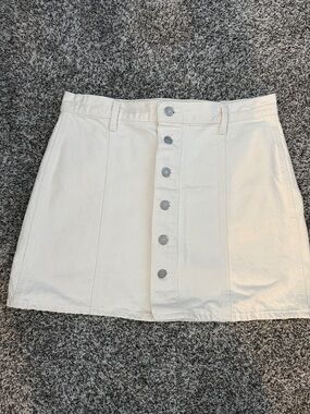 Levi’s Cream Button-Front Denim Skirt - Size 31